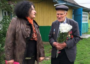 Рівненські атомники відвідали ветеранів