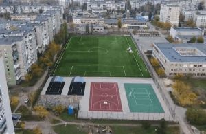 На нових спортивних «полянах» падати не боляче
