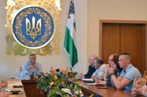 Лугове протистояння в Локнистому триває