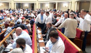 Верховна Рада відтермінувала на три місяці  запровадження штрафів для нерозмитнених «євроблях»