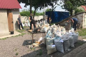 Бурштин вилучають тоннами