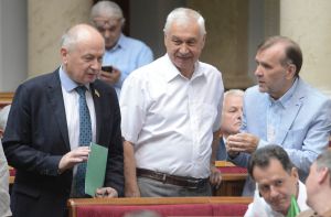 Щоб знову не опинитися «на нашій — не своїй землі»