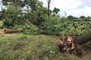 Одне село зруйноване, інше — у воді