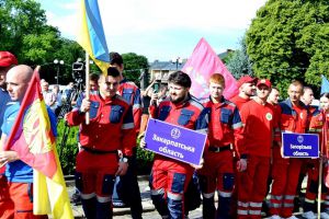 Медики «швидкої» змагаються на ралі
