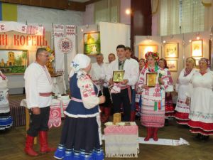 У Рівненському музеї влаштували новокорецьке весілля