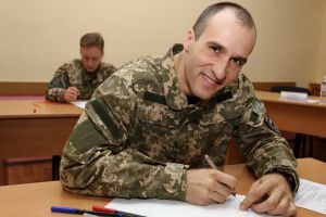 Захисники навчаються за кошти громади