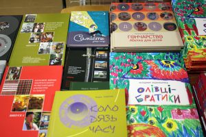 Жоден гаджет ніколи не зрівняється з книгою