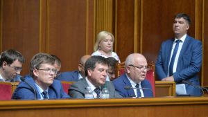 Уряд закликає розглянути три нагальні законопроекти
