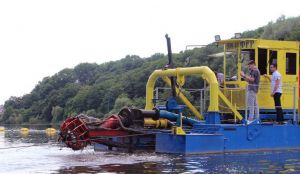 Щоб у Вінниці пили чисту воду, очищають Південний Буг