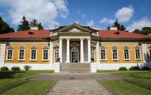 Гостинність старого маєтку Самчики