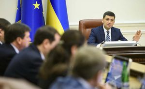 Уряд змушує місцеву владу зменшити тарифи на тепло та гарячу воду