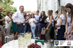 Відзначили найкращих випускників