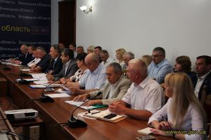 Буревій з грозою перетворив посіви бобових на зелене добриво