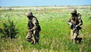 У Мінську домовилися миритися по-новому, а в Москві продовжують діяти по-гібридному