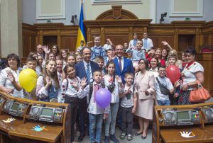 Парламент стає дедалі відкритішим