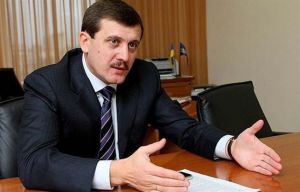 Запропонував конкурентам  посади помічників