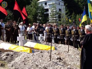 На Львівщині перепоховали останки воїнів Першої української дивізії «Галичина»