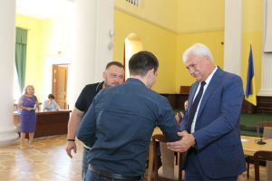 У столиці ветеранам АТО/ООС вручили ключі від квартир