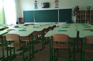 Першачки вже з новими меблями