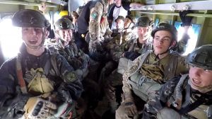 Підлітковий десант парашутистів