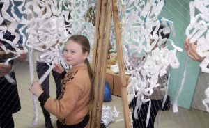 Маскувальниці сплели понад 15 тисяч квадратних метрів сітки