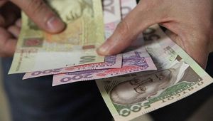 Підвищать зарплату столичним педагогам