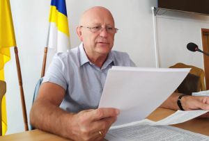 На сесії Рівнеоблради емоційно обговорювали стан доріг в краї
