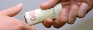 Мешканець Охтирки загримів у тюрму, бо хотів відкупитись від штрафу