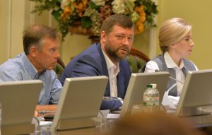 Інтереси держави мають бути на першому місці