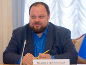 Учитися на помилках один одного, водночас запозичуючи кращий досвід