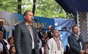 Ошатне місто Надвірна вбралося святково