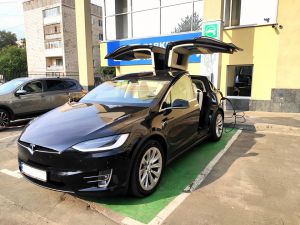 У Рівному з’явилася безплатна зарядка  для електрокарів