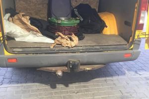 Закарпатець у мікроавтобусі віз запчастину від Су-27