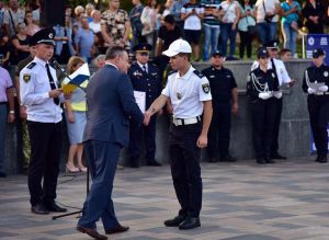 У Маріуполі майбутні правоохоронці отримали перші погони
