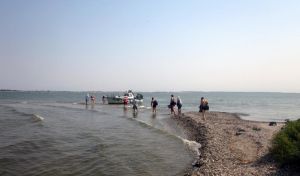 На Миколаївщині Дніпро розчищали власноруч