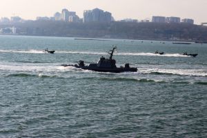 Бойові катери вийшли на навчання у відкрите море