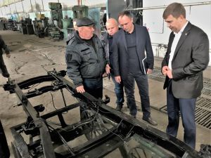 Рівненський авторемзавод можуть врятувати місцеві замовлення