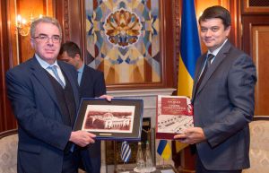 Рухаємось до Європейського Союзу і НАТО