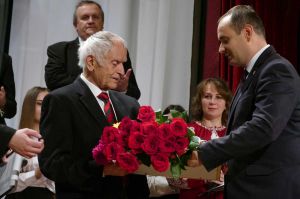 «Мене водило в безвiсти життя, та я вертався на свої пороги...»
