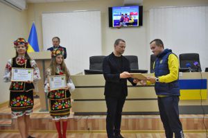 Нагородами й подарунками відзначили видатних донеччан