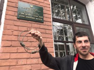 Сумчанин подарував краєзнавчому музею безцінні експонати
