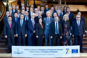 Ефективна комунікація передбачає  спілкування на всіх рівнях