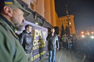 Розведення сил у Золотому стартувало.  Ворожі обстріли не припиняються...