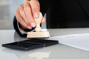 У Херсонську область по документи їдуть тисячі кримців