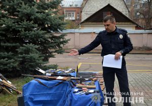 На Житомирщині здавали рушниці і набої