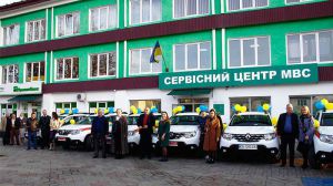 Шість іномарок поїхали до медиків Глибоцького району