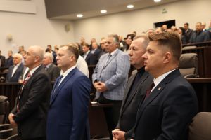 Депутати Тернопільської обласної ради працюють у відремонтованій залі