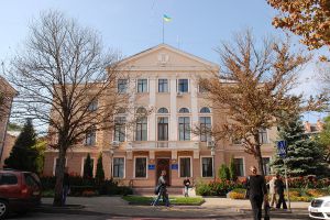 Щоб забезпечити виконання власних та делегованих повноважень