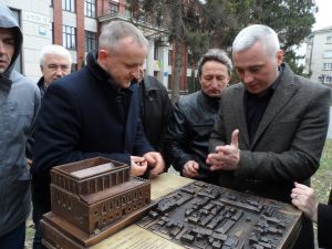 Історія Тернополя у бронзі