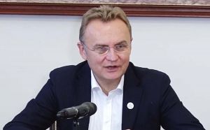 Львівську обласну лікарню віртуально переселяють до села